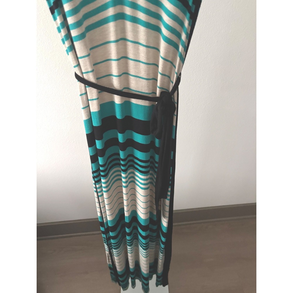 Resort Chic Striped Maxi Dress M Sculpting Side Panels Sleeveless Knit Keyhole - Picture 12 of 16